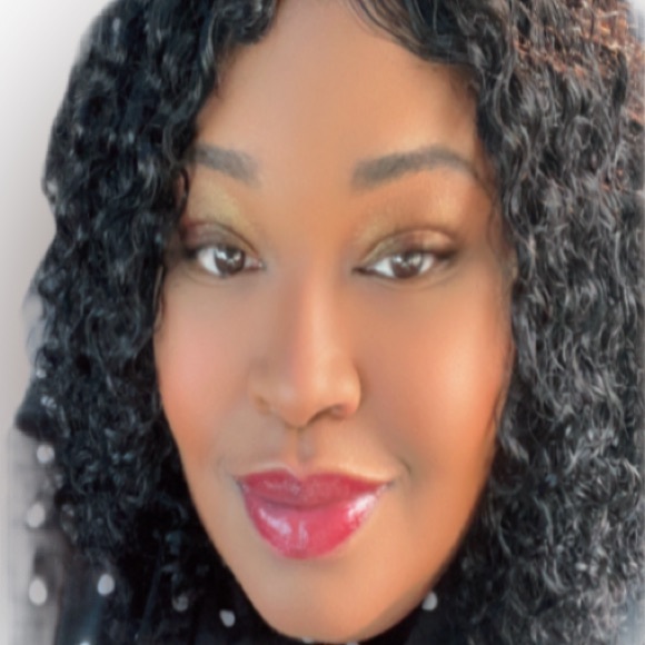 Meet your Posher, Janel - Picture 1 of 1